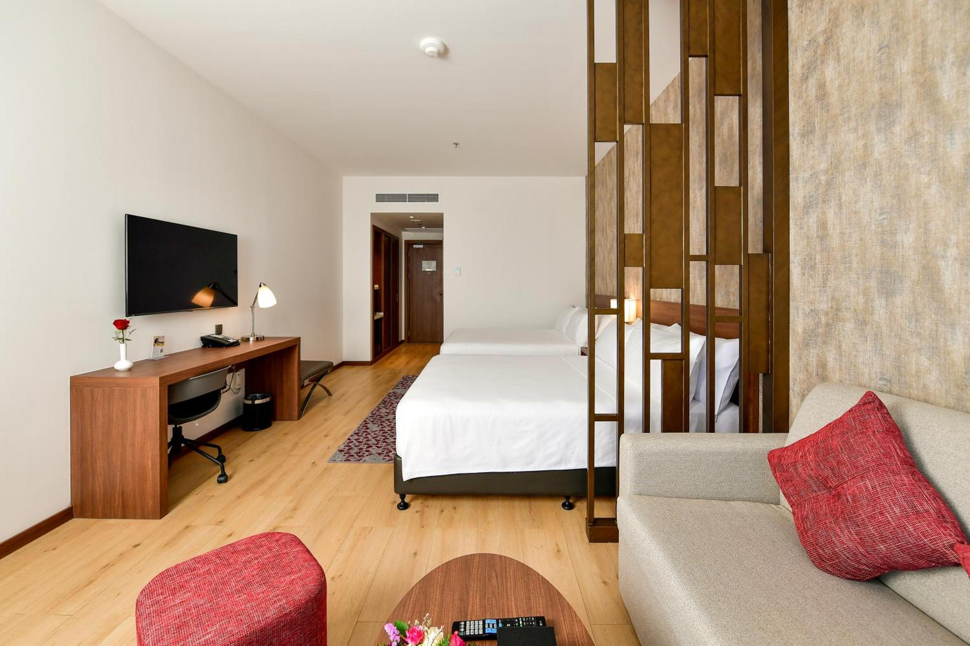 Comfort Hotel Riyadh Olaya Экстерьер фото