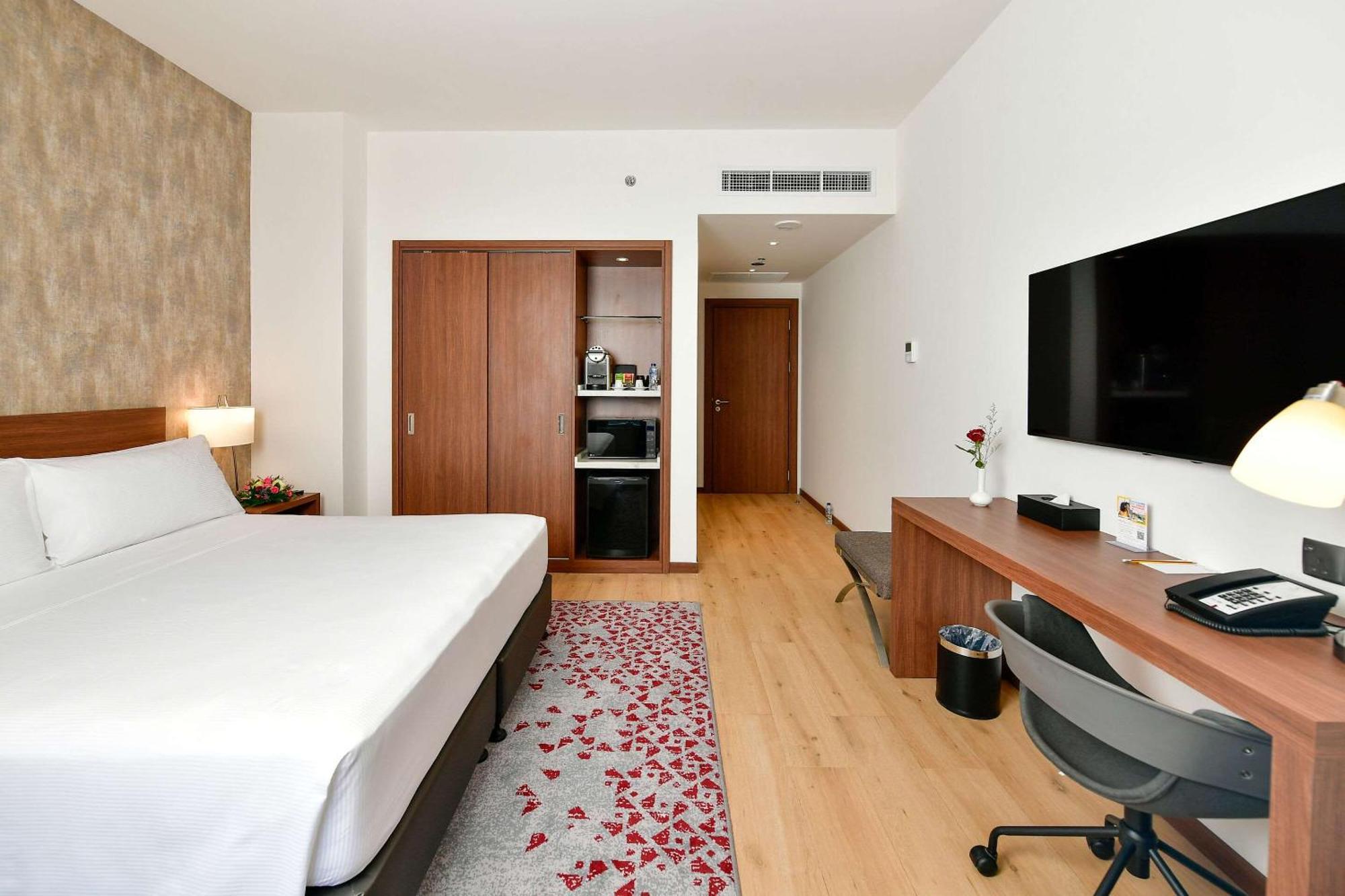 Comfort Hotel Riyadh Olaya Экстерьер фото