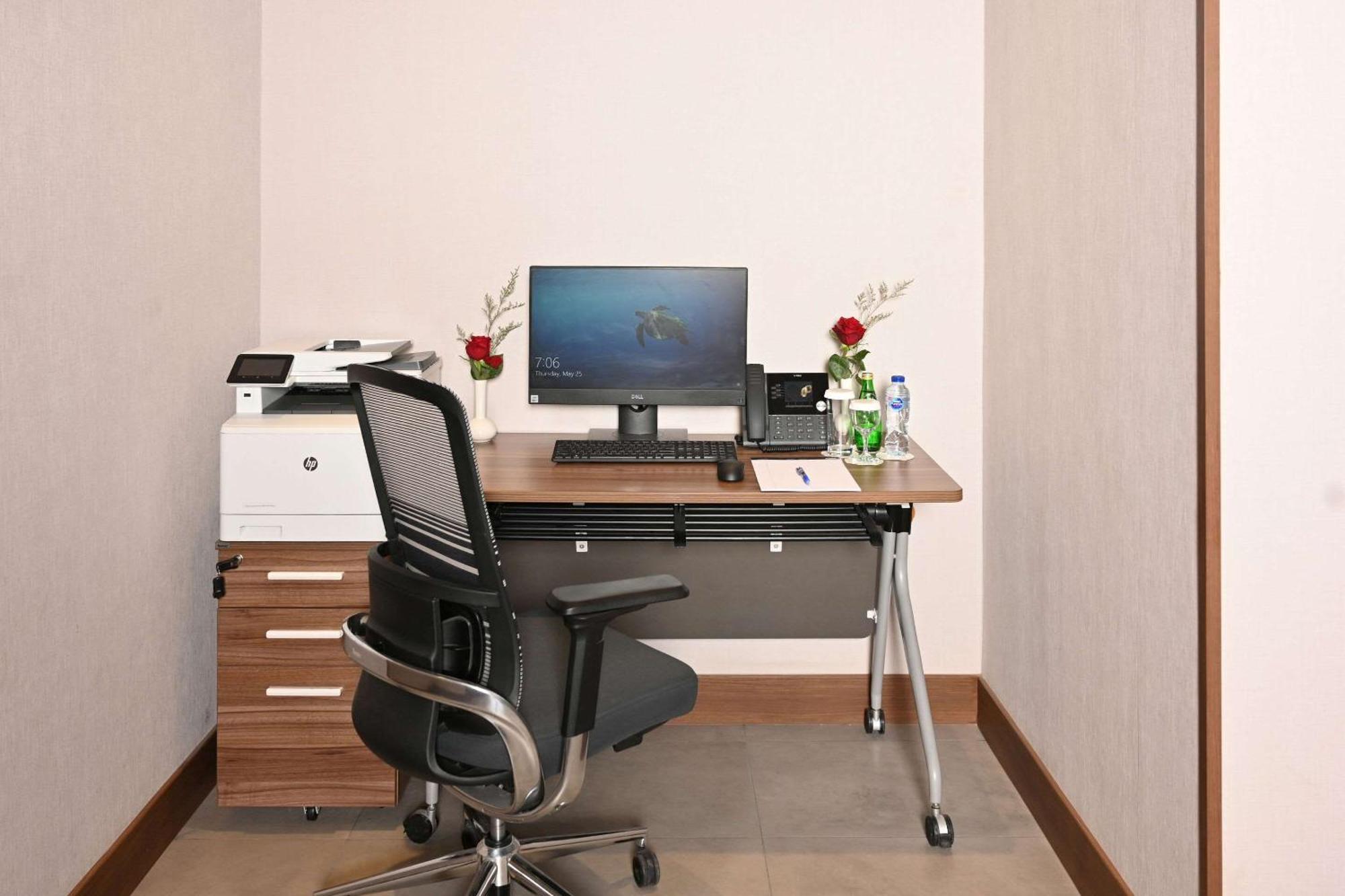 Comfort Hotel Riyadh Olaya Экстерьер фото