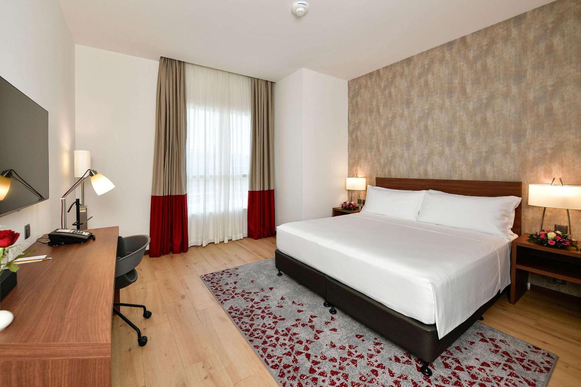 Comfort Hotel Riyadh Olaya Экстерьер фото