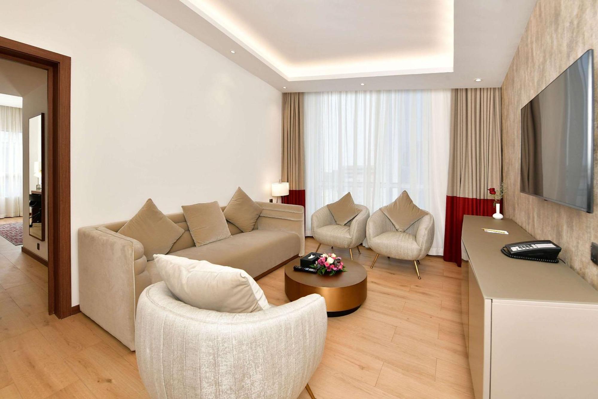 Comfort Hotel Riyadh Olaya Экстерьер фото