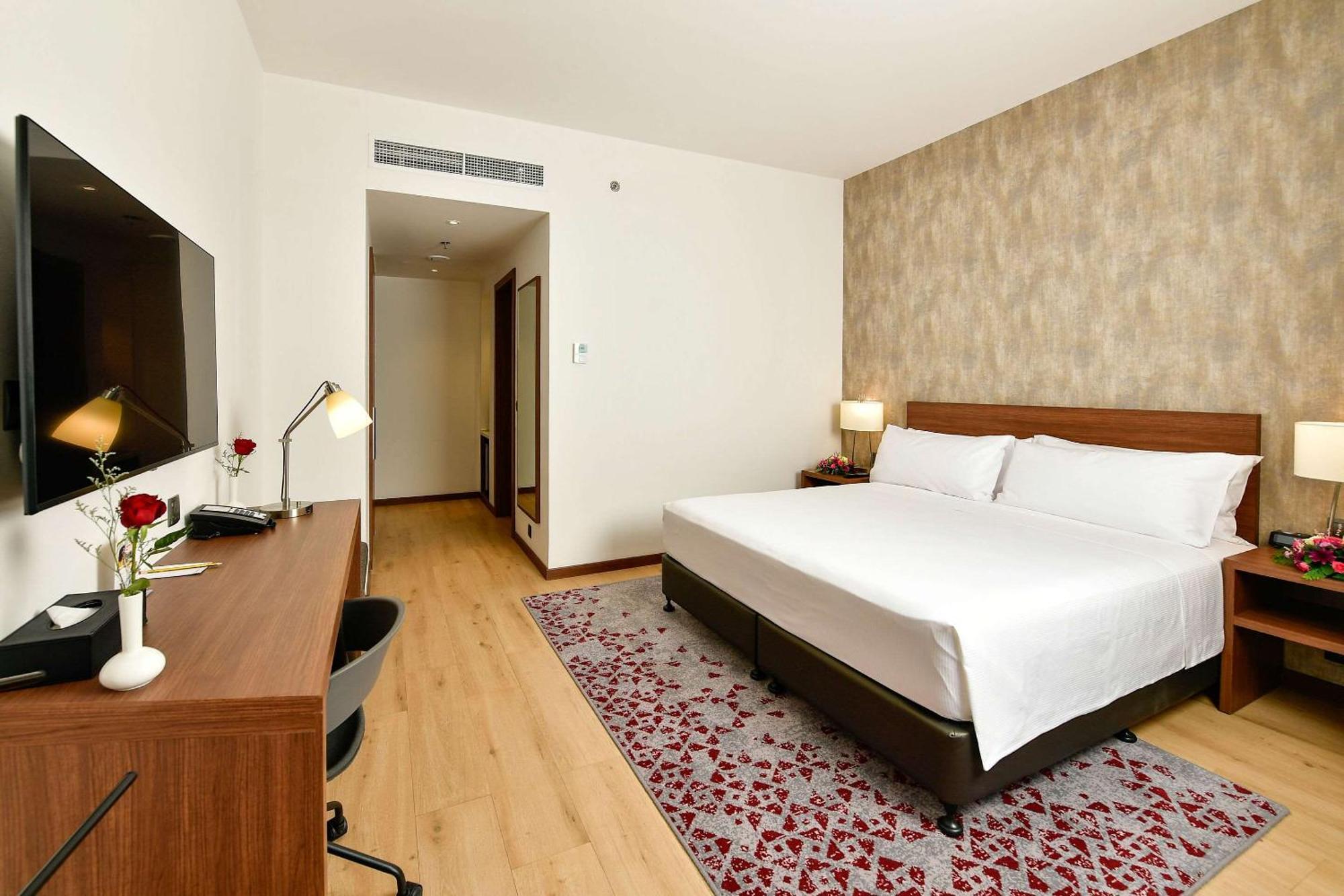 Comfort Hotel Riyadh Olaya Экстерьер фото