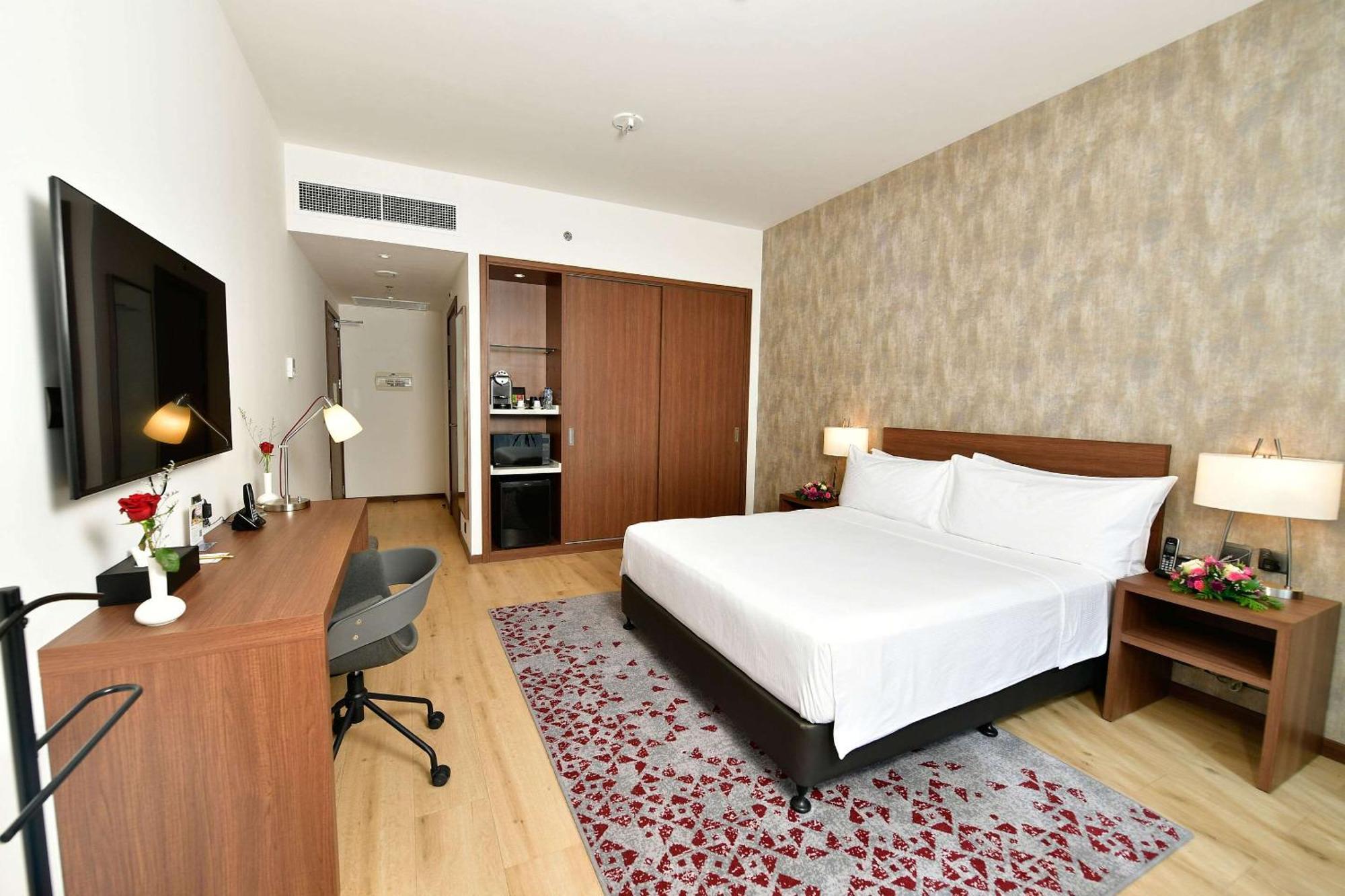 Comfort Hotel Riyadh Olaya Экстерьер фото