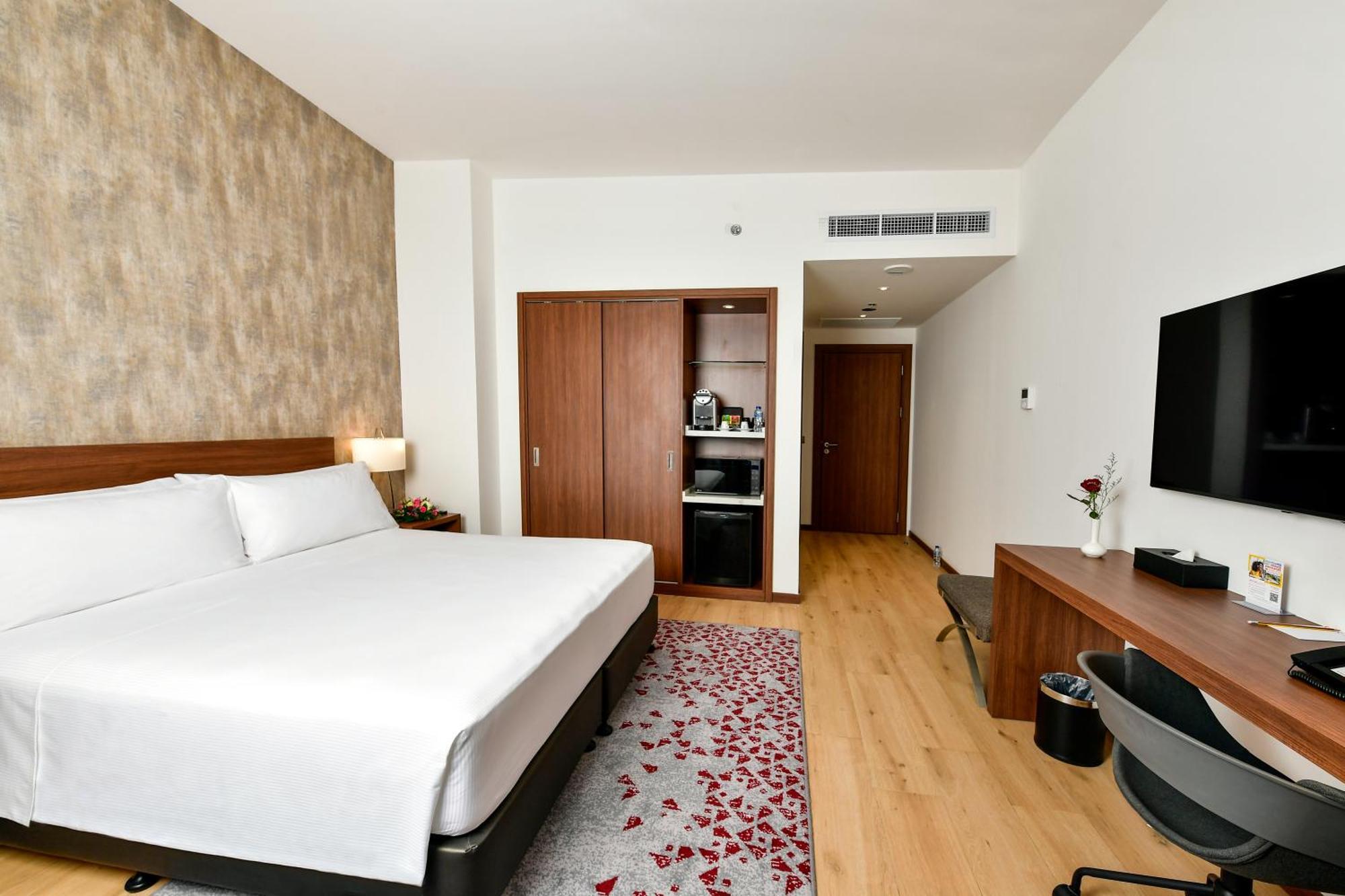Comfort Hotel Riyadh Olaya Экстерьер фото