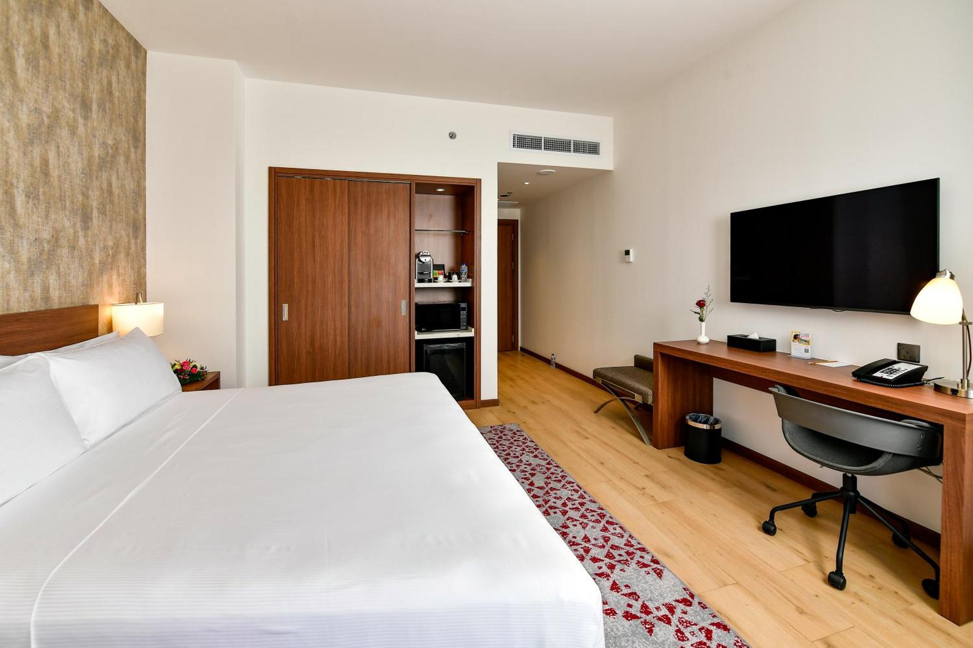 Comfort Hotel Riyadh Olaya Экстерьер фото